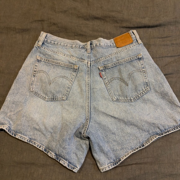 Levi’s High Baggy Shorts - Picture 4 of 4